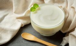 Диетолог Силина перечислила убивающие молодость продукты