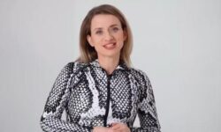 «Вдыхайте кислород, выдыхайте жир!»: биография, личная жизнь и дыхательные практики Марины Корпан