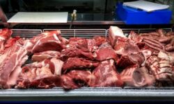 Врач рассказала, потребление каких продуктов нужно сократить после 40 лет